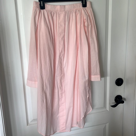 H&M Dresses & Skirts - New H&M baby pink off the shoulder cotton shirt dress. Size 6